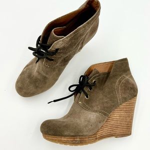 Women's Lucky Brand Norice Wedge Ankle Boots Booties Shoes Size 8.5 Gray Suede